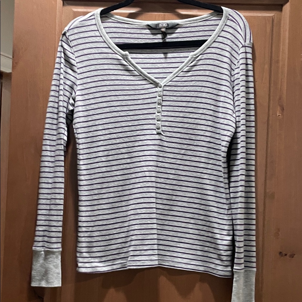 BCBG Women's Long Sleeve Striped Top - Gray with purple stripes